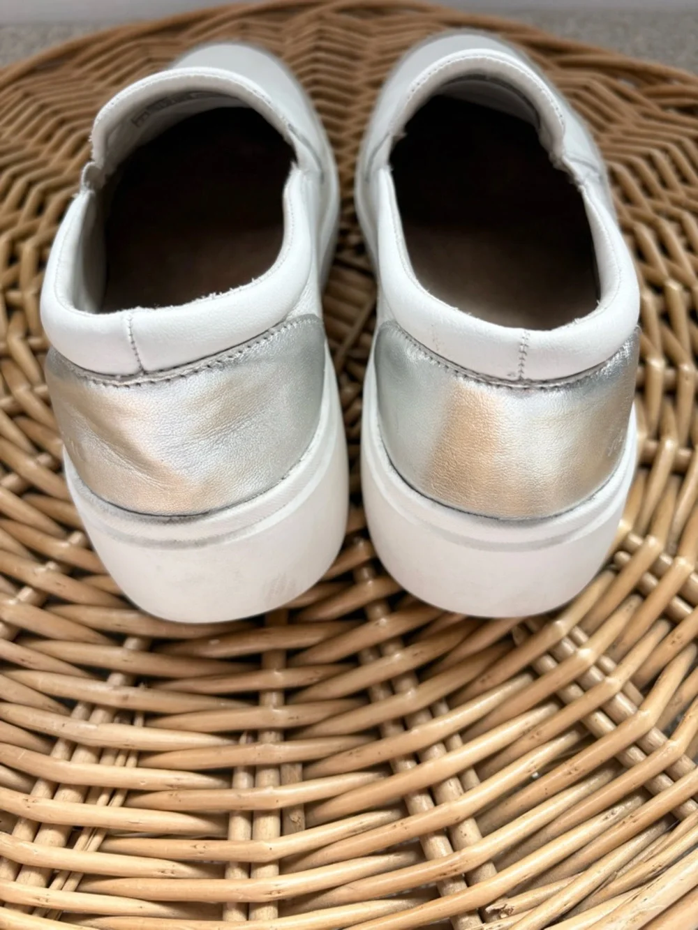 Vionic White Silver Metallic Kearny Leather Platform Slip On Sneakers Size 7 - Picture 8 of 11
